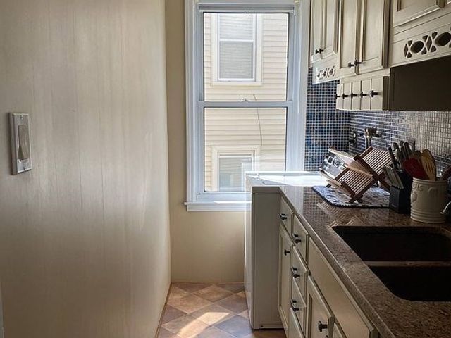 12 E. Shelby St 2, Worcester, MA 01605