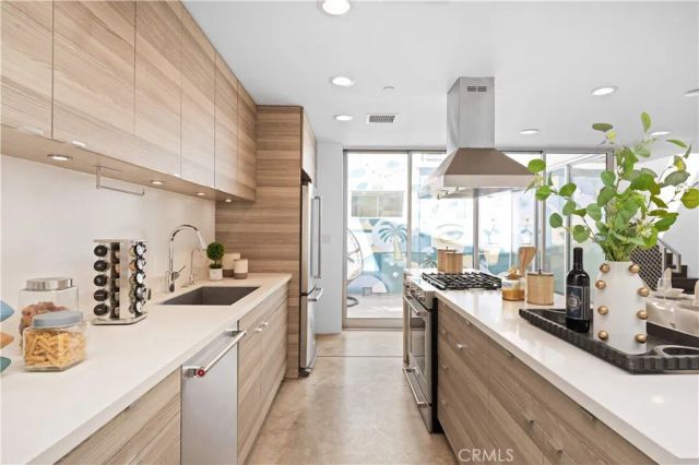 719 Venice Boulevard, Venice, CA 90291