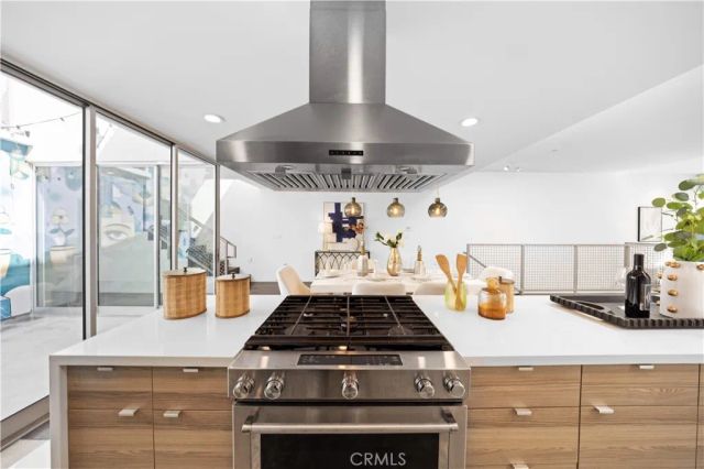 719 Venice Boulevard, Venice, CA 90291