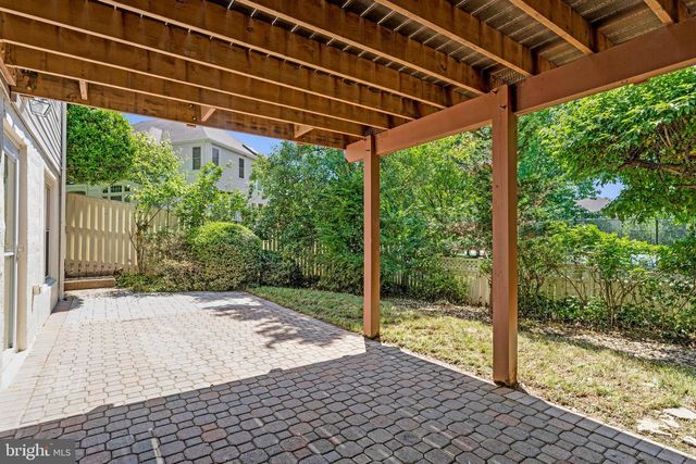 10003 DONAL LN, Vienna, VA 22181