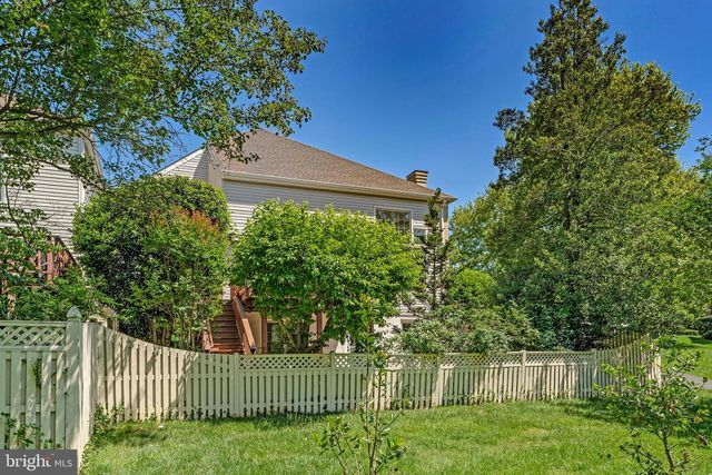 10003 DONAL LN, Vienna, VA 22181