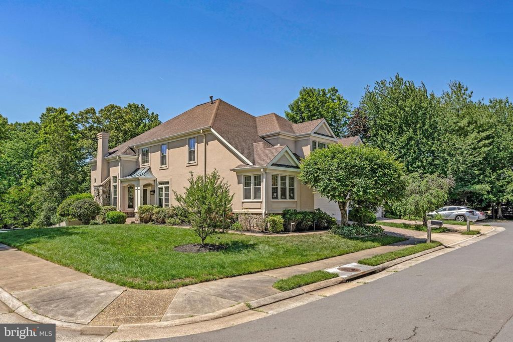 10003 DONAL LN, Vienna, VA 22181