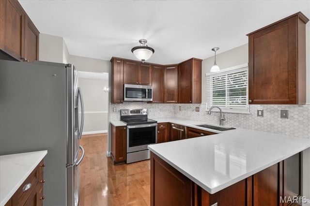 234 Westridge Parc Lane, Ellisville, MO 63021