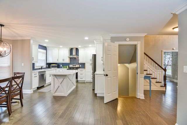 1165 Chetford Drive, Lexington, KY 40509