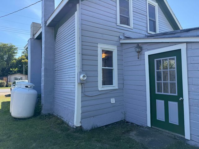 18 Hill Street, Keeseville, NY 12944