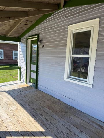 18 Hill Street, Keeseville, NY 12944