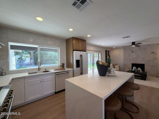 4939 E SWEETWATER Avenue, Scottsdale, AZ 85254