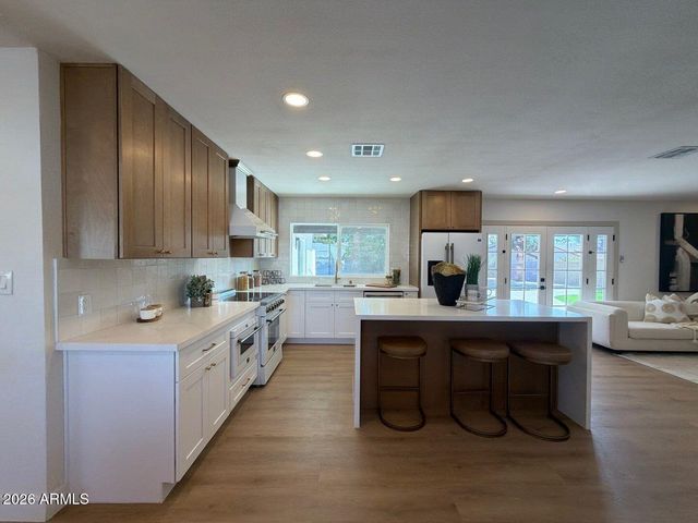 4939 E SWEETWATER Avenue, Scottsdale, AZ 85254