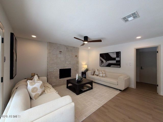 4939 E SWEETWATER Avenue, Scottsdale, AZ 85254