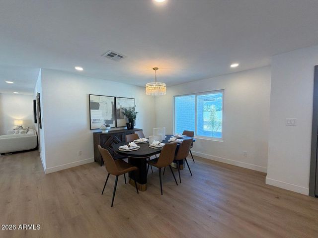 4939 E SWEETWATER Avenue, Scottsdale, AZ 85254