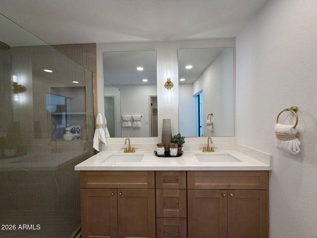 4939 E SWEETWATER Avenue, Scottsdale, AZ 85254