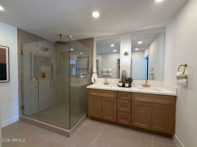 4939 E SWEETWATER Avenue, Scottsdale, AZ 85254