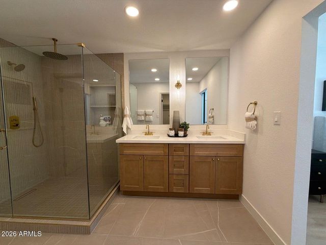 4939 E SWEETWATER Avenue, Scottsdale, AZ 85254