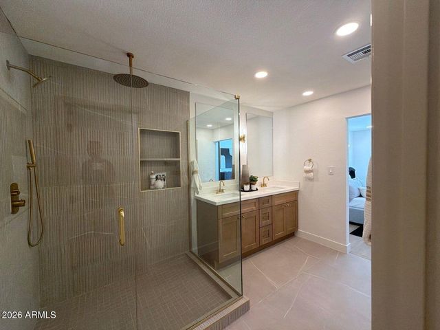 4939 E SWEETWATER Avenue, Scottsdale, AZ 85254