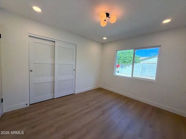 4939 E SWEETWATER Avenue, Scottsdale, AZ 85254
