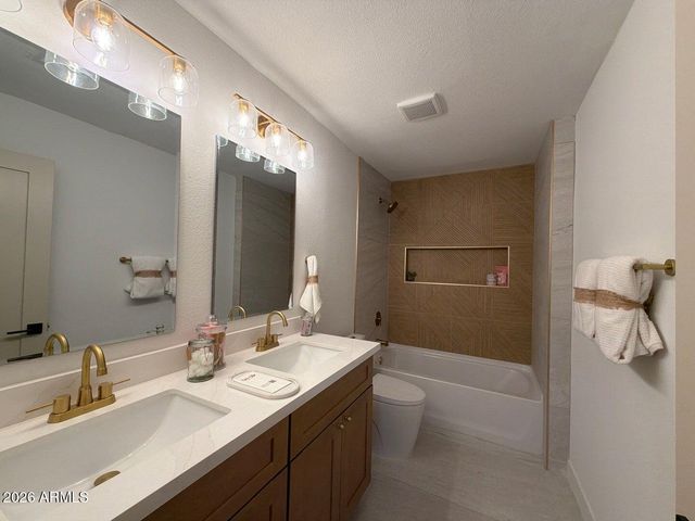 4939 E SWEETWATER Avenue, Scottsdale, AZ 85254