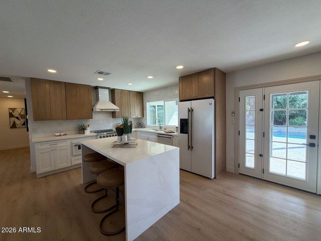4939 E SWEETWATER Avenue, Scottsdale, AZ 85254