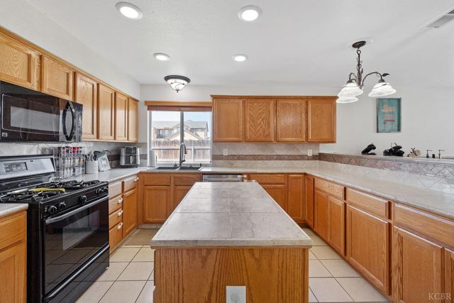 644 Contenta Court, Lemoore, CA 93245