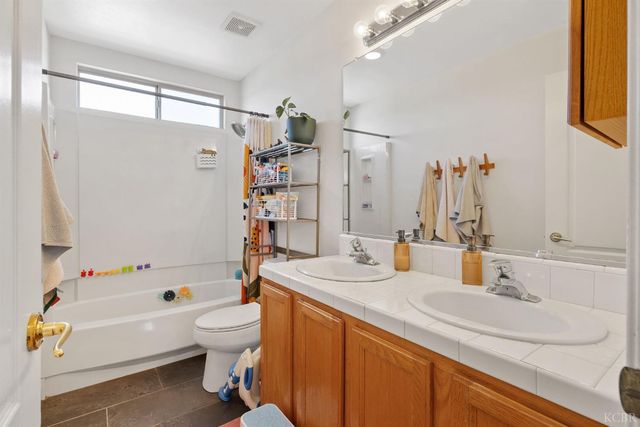 644 Contenta Court, Lemoore, CA 93245