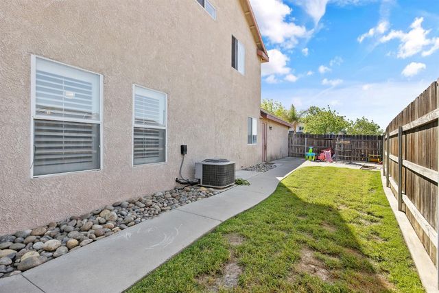 644 Contenta Court, Lemoore, CA 93245