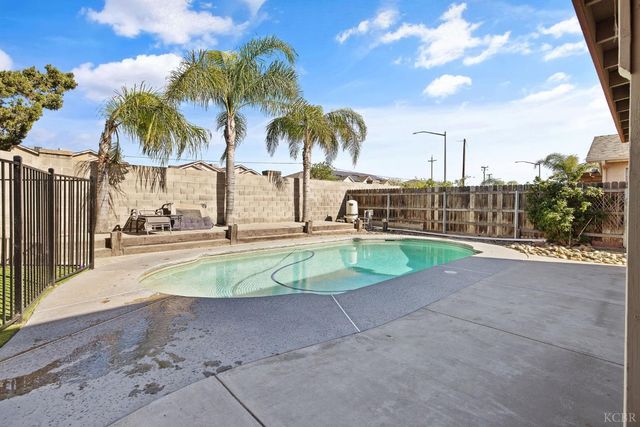 644 Contenta Court, Lemoore, CA 93245