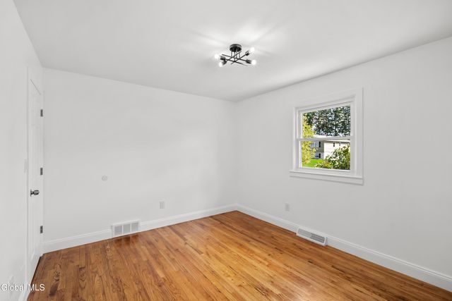 22 Verdi Boulevard, Colonie, NY 12110