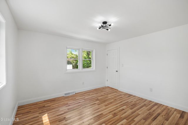 22 Verdi Boulevard, Colonie, NY 12110