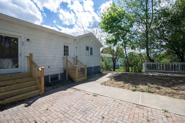 22 Verdi Boulevard, Colonie, NY 12110