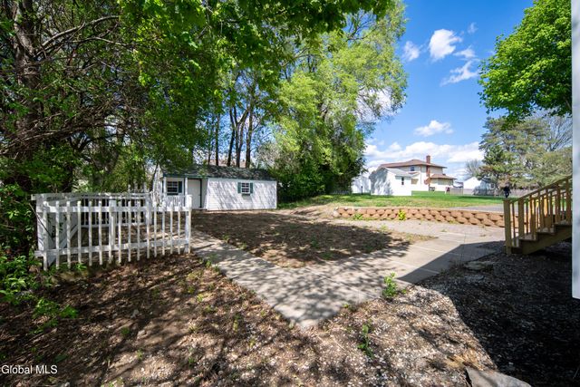 22 Verdi Boulevard, Colonie, NY 12110