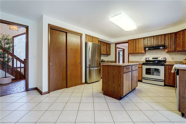 15 White Briar, Pittsford, NY 14534