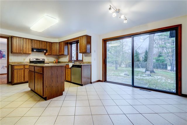 15 White Briar, Pittsford, NY 14534