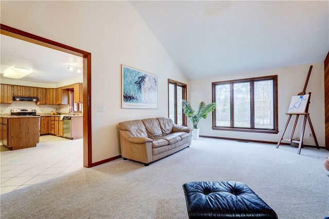 15 White Briar, Pittsford, NY 14534