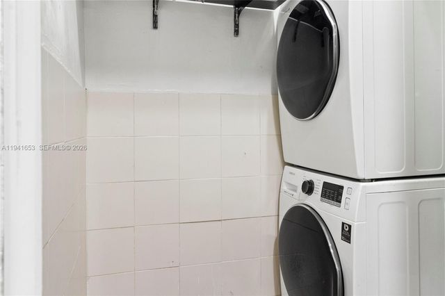 441 NE 30th St 1-2, Pompano Beach, FL 33064