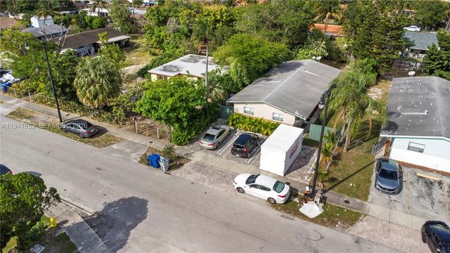 441 NE 30th St 1-2, Pompano Beach, FL 33064