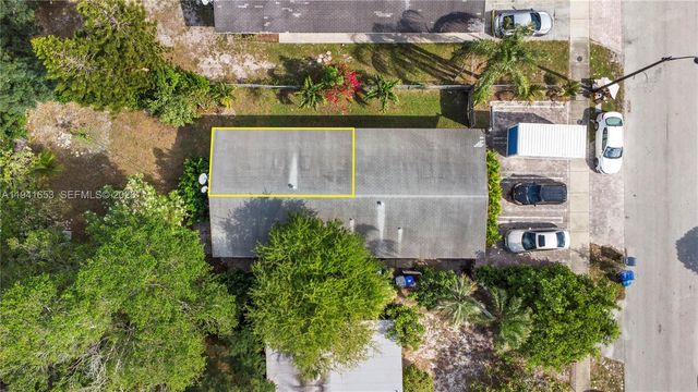 441 NE 30th St 1-2, Pompano Beach, FL 33064