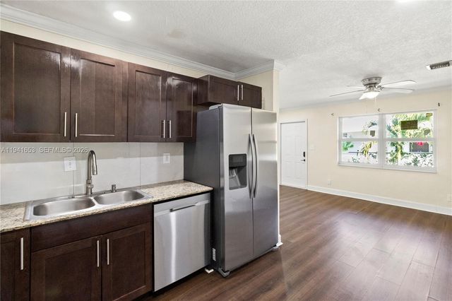 441 NE 30th St 1-2, Pompano Beach, FL 33064