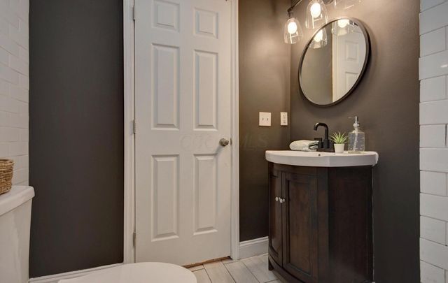 220 N Monroe Avenue, Columbus, OH 43203