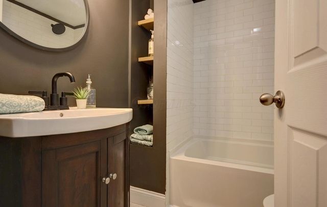 220 N Monroe Avenue, Columbus, OH 43203