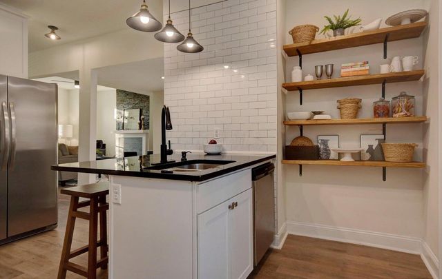 220 N Monroe Avenue, Columbus, OH 43203