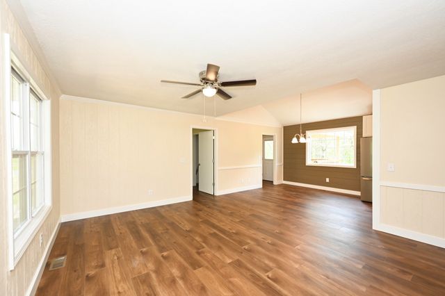 120 Whippoorwill Ln, Bethpage, TN 37022