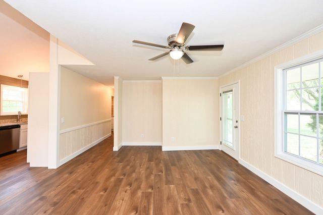 120 Whippoorwill Ln, Bethpage, TN 37022