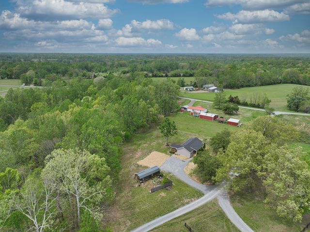 120 Whippoorwill Ln, Bethpage, TN 37022