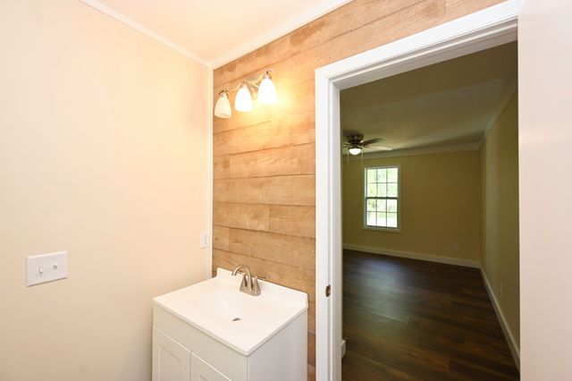 120 Whippoorwill Ln, Bethpage, TN 37022