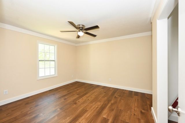 120 Whippoorwill Ln, Bethpage, TN 37022