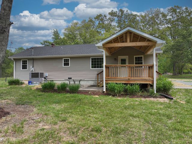 120 Whippoorwill Ln, Bethpage, TN 37022