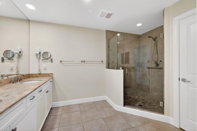 712 Bay Colony Drive S, Juno Beach, FL 33408