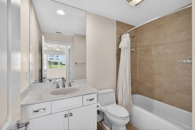 712 Bay Colony Drive S, Juno Beach, FL 33408