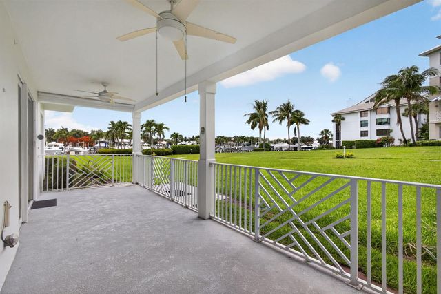 712 Bay Colony Drive S, Juno Beach, FL 33408