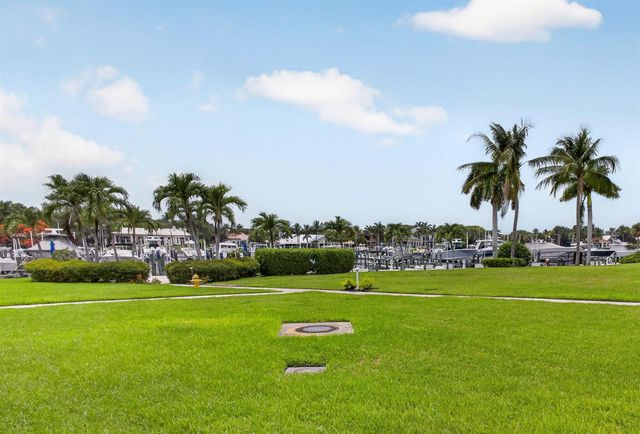 712 Bay Colony Drive S, Juno Beach, FL 33408