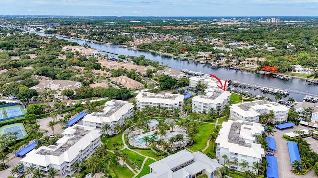 712 Bay Colony Drive S, Juno Beach, FL 33408